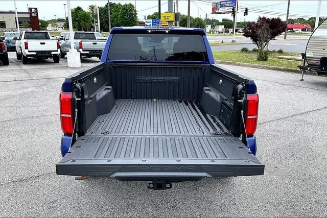 2025 Toyota Tacoma Hybrid TRD Off Road thumbnail 29