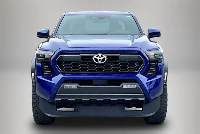 2025 Toyota Tacoma Hybrid TRD Off Road thumbnail 3