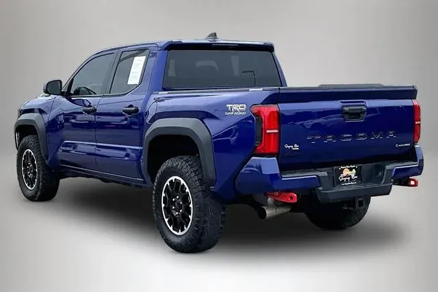 2025 Toyota Tacoma Hybrid TRD Off Road thumbnail 4