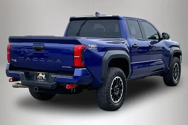 2025 Toyota Tacoma Hybrid TRD Off Road thumbnail 5