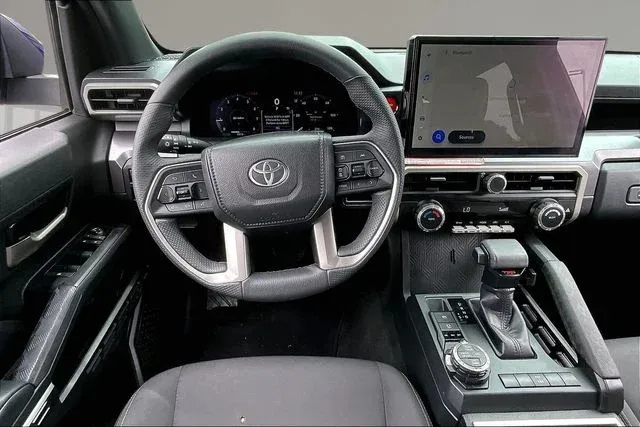2025 Toyota Tacoma Hybrid TRD Off Road thumbnail 8