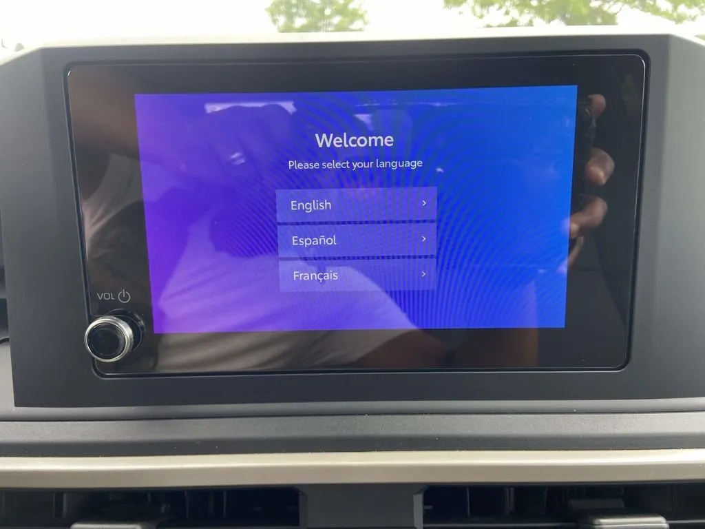 2025 Toyota Tacoma SR thumbnail 22
