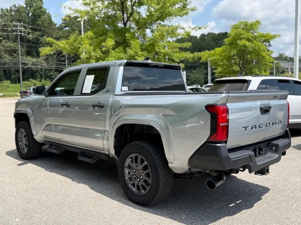 2025 Toyota Tacoma SR thumbnail 3