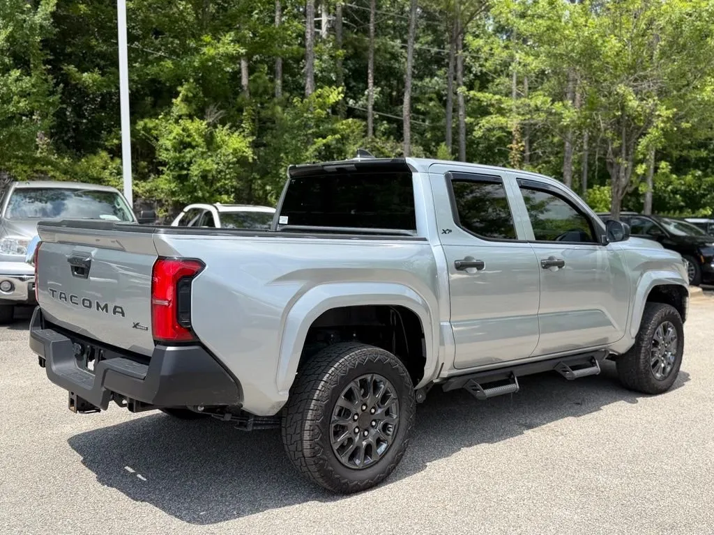2025 Toyota Tacoma SR thumbnail 4