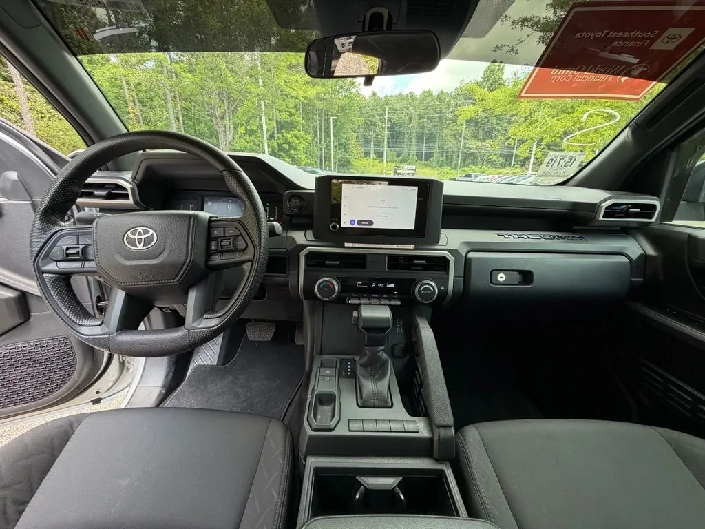 2025 Toyota Tacoma SR thumbnail 9