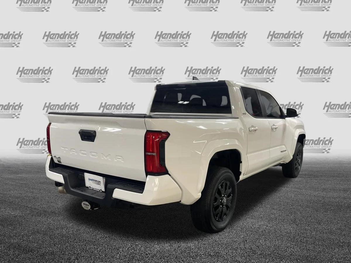 2025 Toyota Tacoma SR5 thumbnail 10