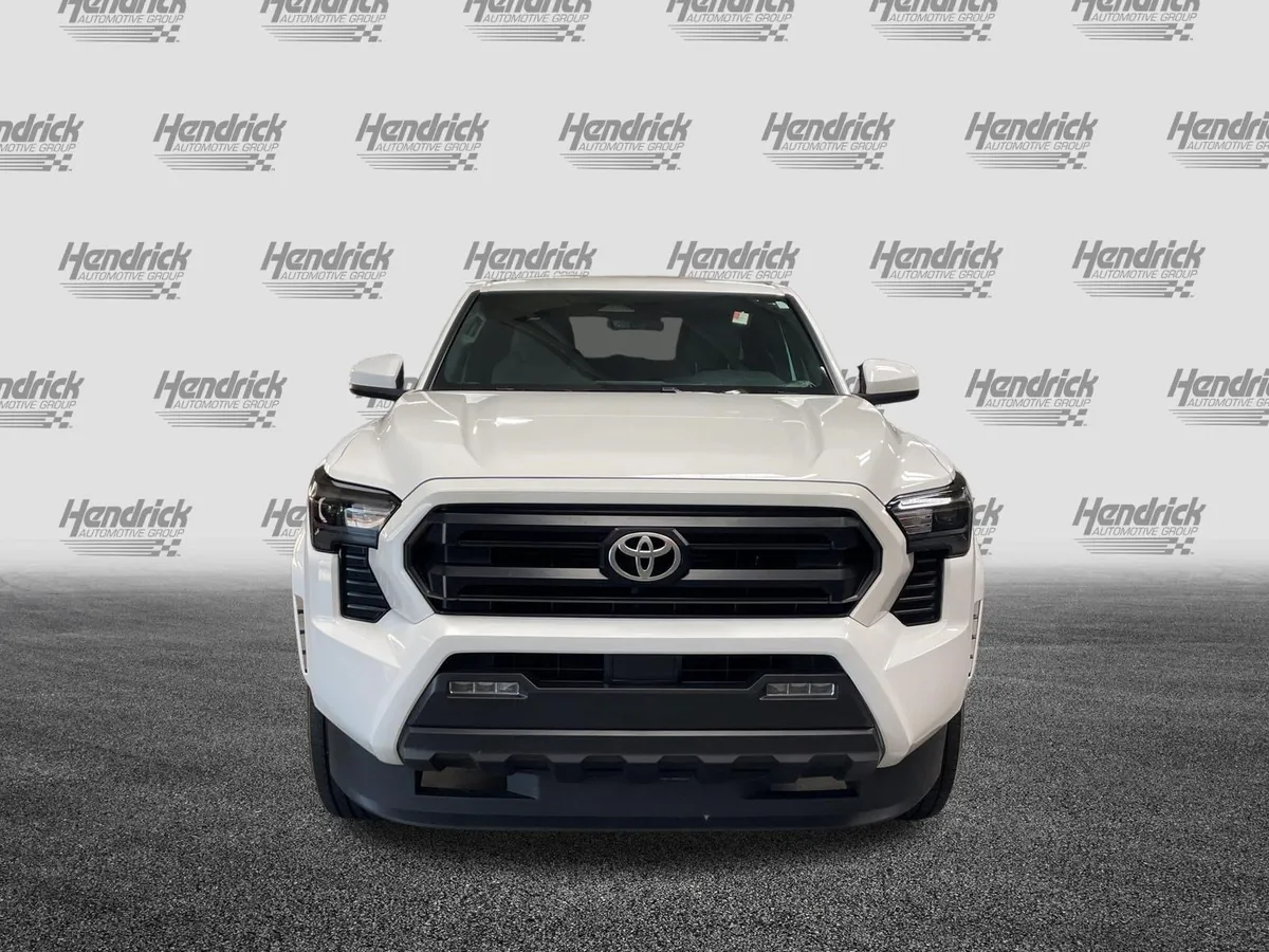 2025 Toyota Tacoma SR5 thumbnail 3