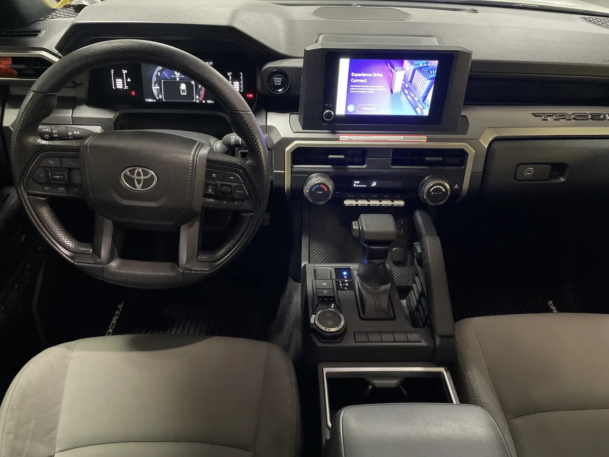 2025 Toyota Tacoma SR5 thumbnail 30