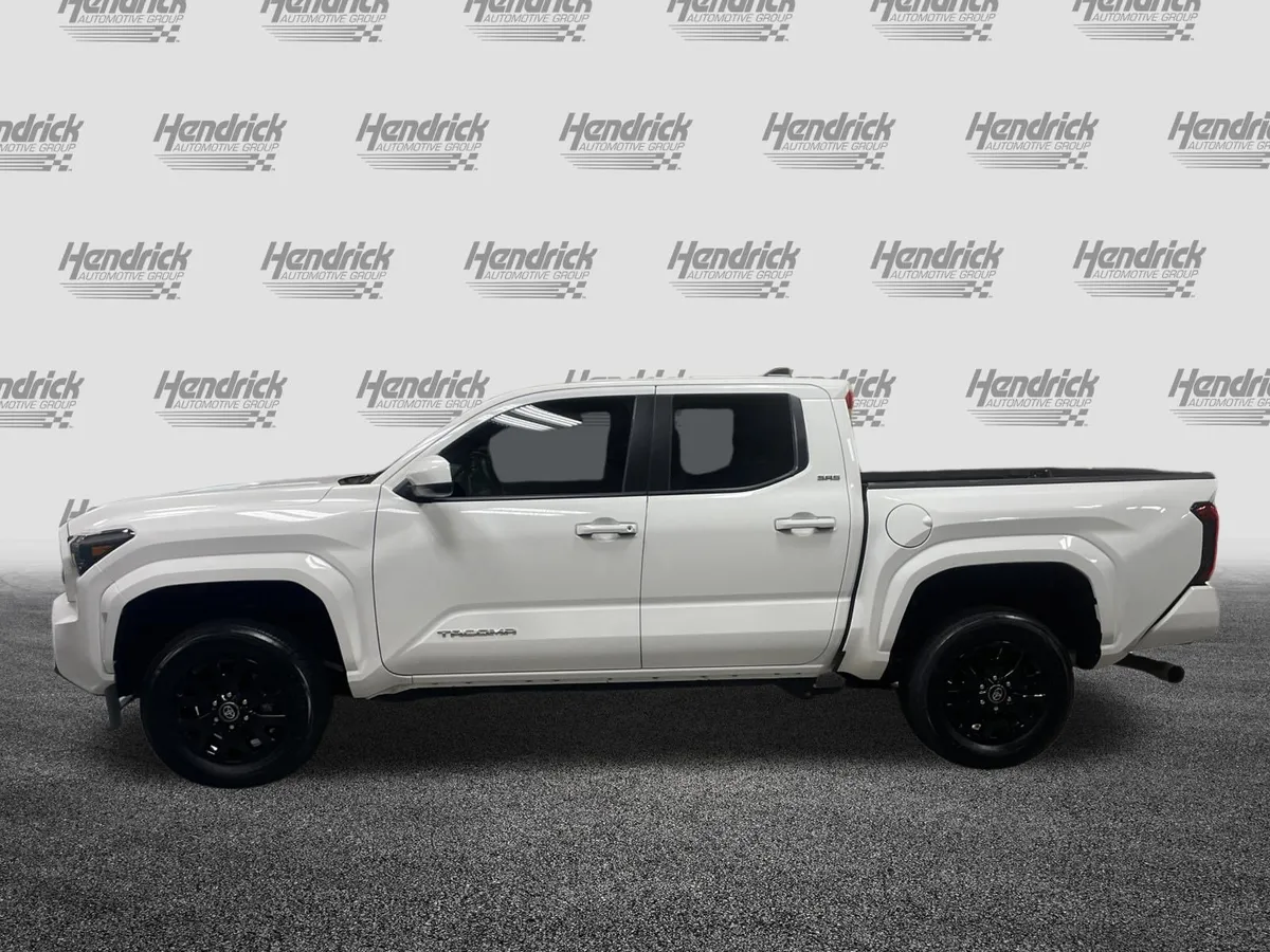 2025 Toyota Tacoma SR5 thumbnail 7