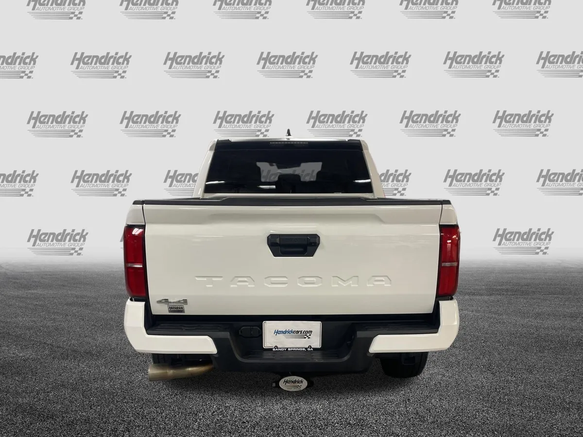2025 Toyota Tacoma SR5 thumbnail 9