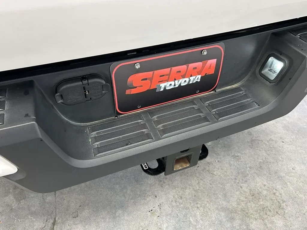 2025 Toyota Tacoma SR5 thumbnail 13