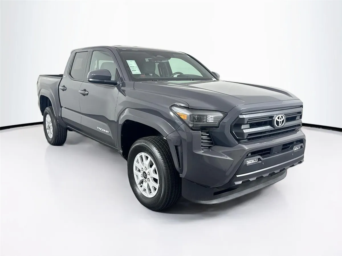 2025 Toyota Tacoma SR5 thumbnail 10