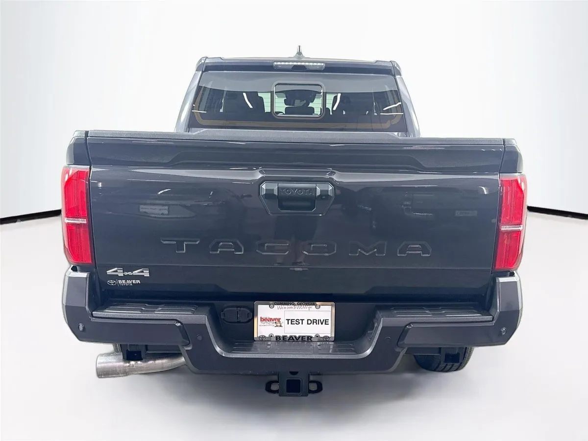 2025 Toyota Tacoma SR5 thumbnail 12