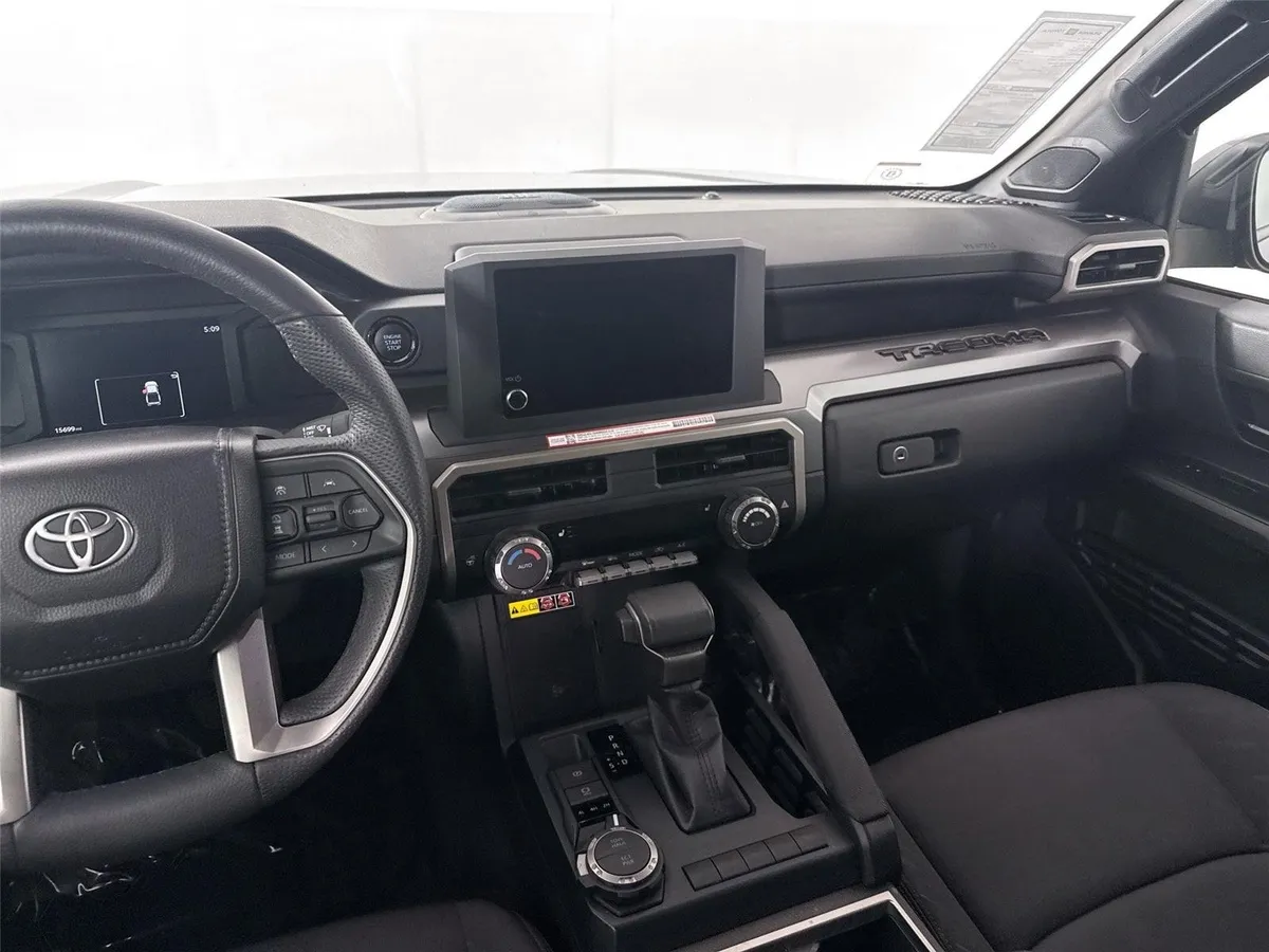 2025 Toyota Tacoma SR5 thumbnail 34