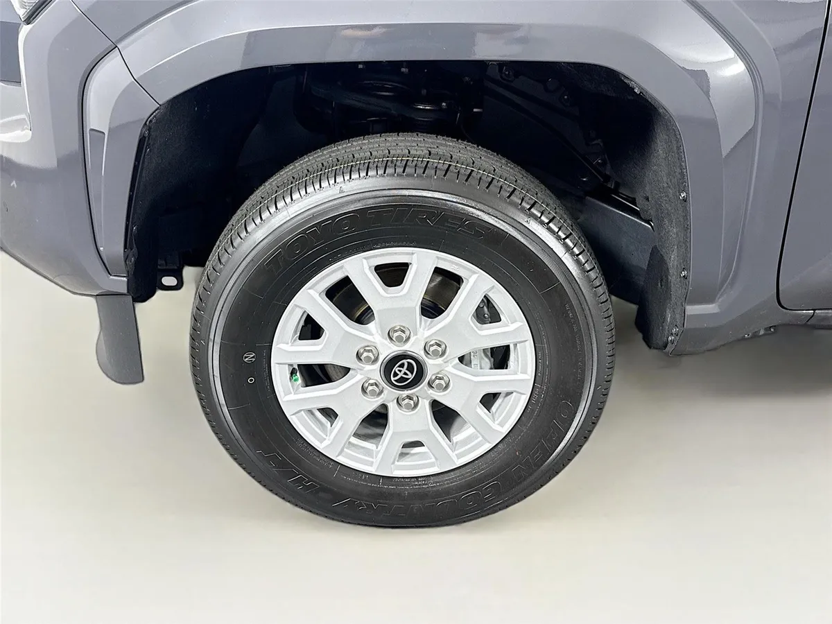 2025 Toyota Tacoma SR5 thumbnail 44