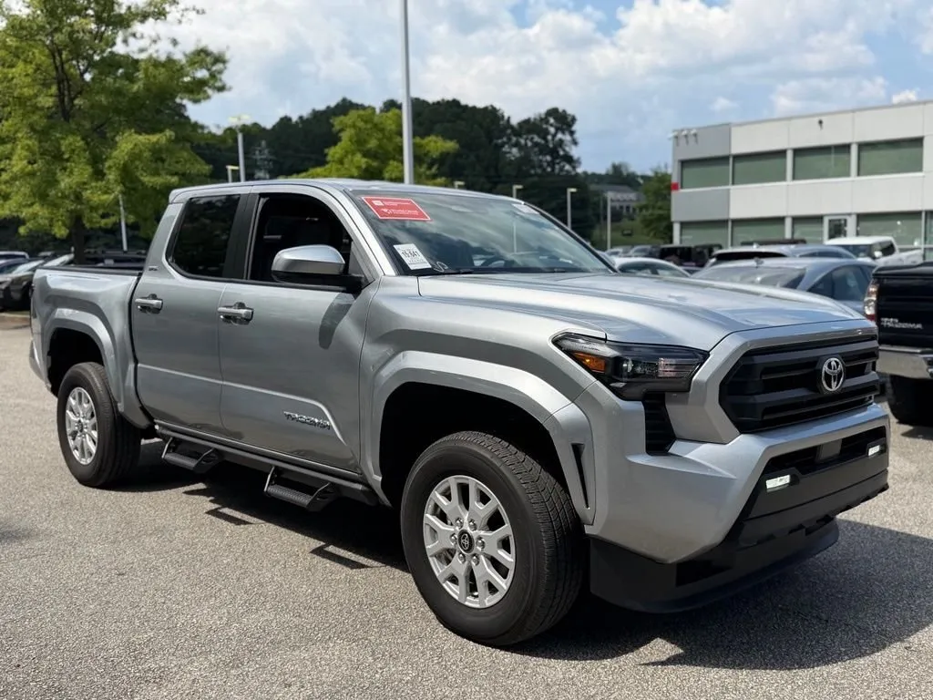 2025 Toyota Tacoma SR5 thumbnail 4