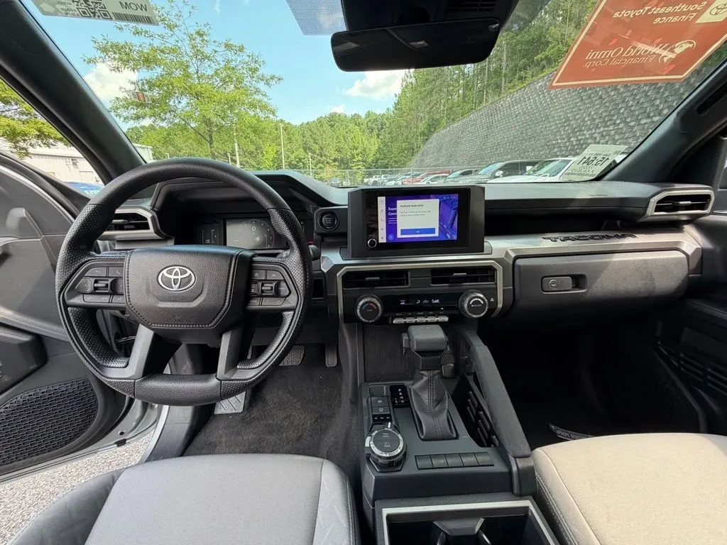 2025 Toyota Tacoma SR5 thumbnail 8