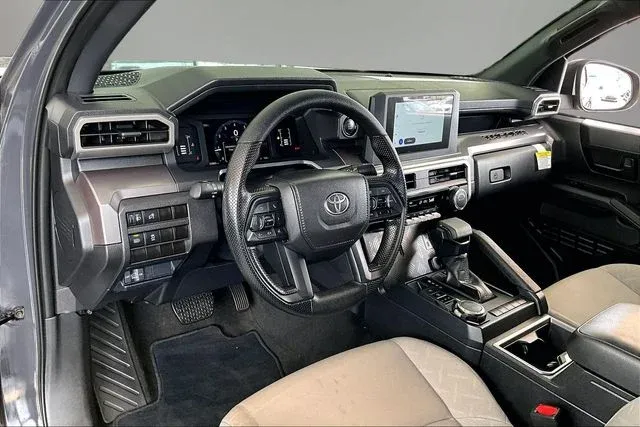 2025 Toyota Tacoma SR5 thumbnail 14