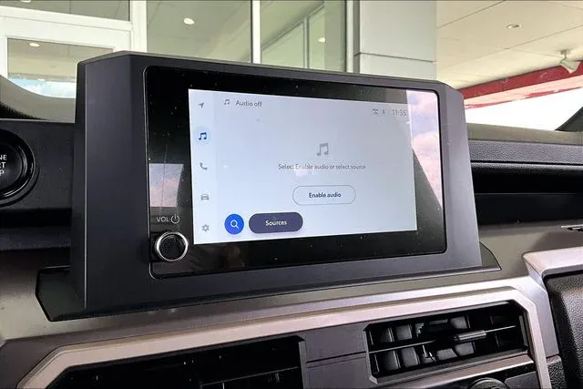 2025 Toyota Tacoma SR5 thumbnail 22