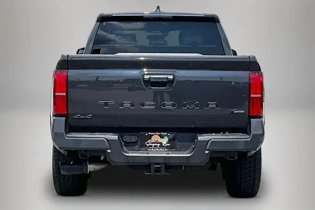 2025 Toyota Tacoma SR5 thumbnail 6