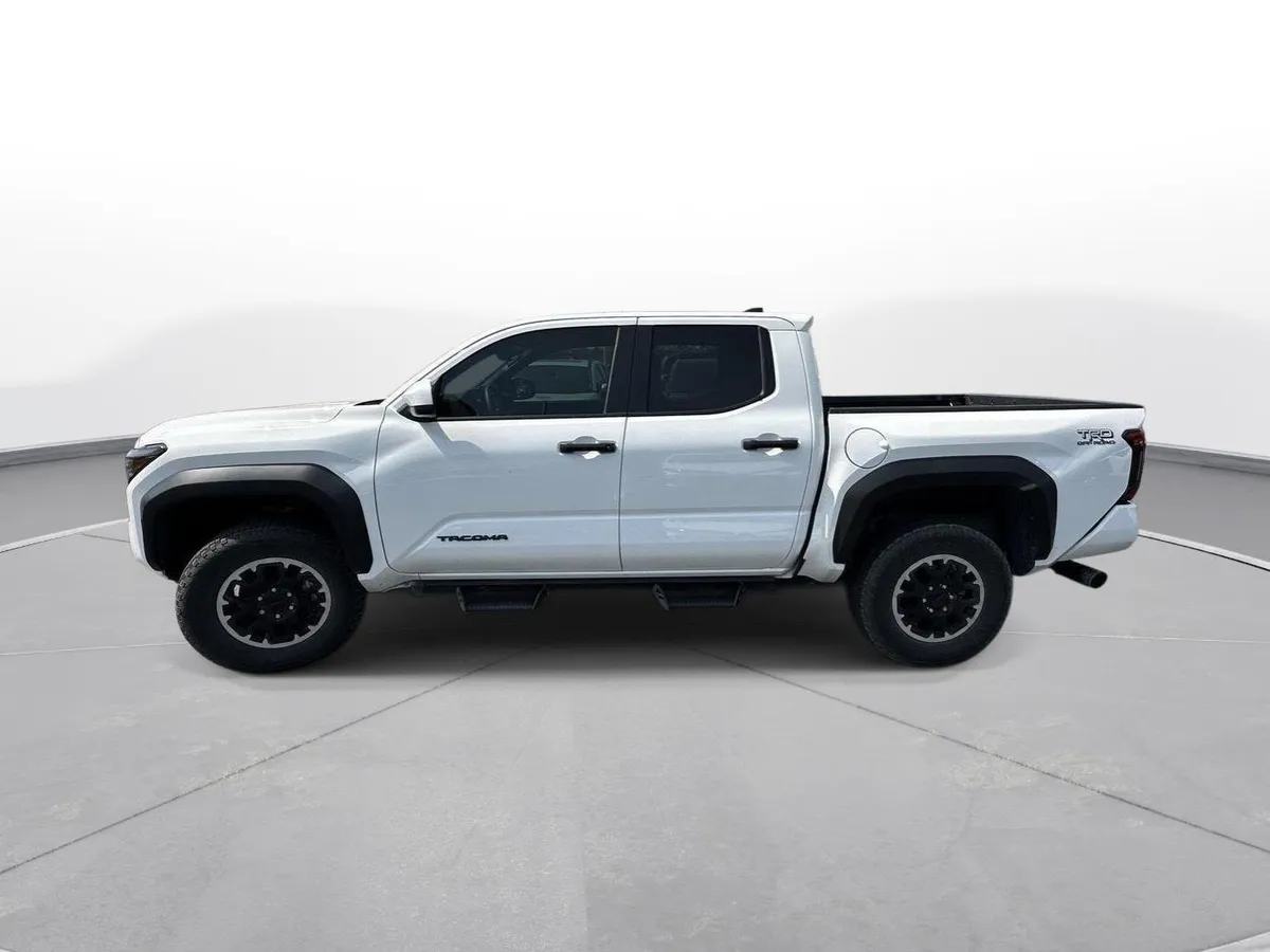 2025 Toyota Tacoma TRD Off Road thumbnail 9