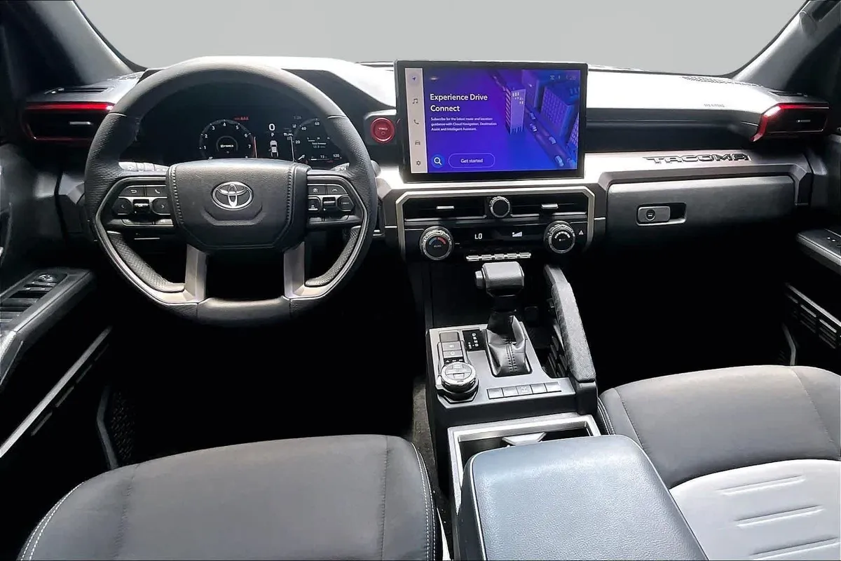2025 Toyota Tacoma TRD Off Road Hybrid thumbnail 16