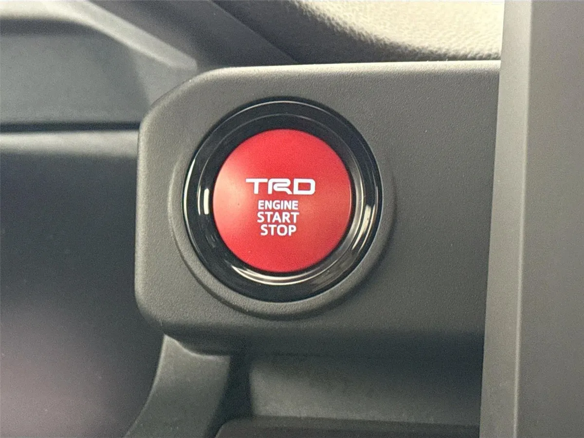 2025 Toyota Tacoma TRD PreRunner thumbnail 21