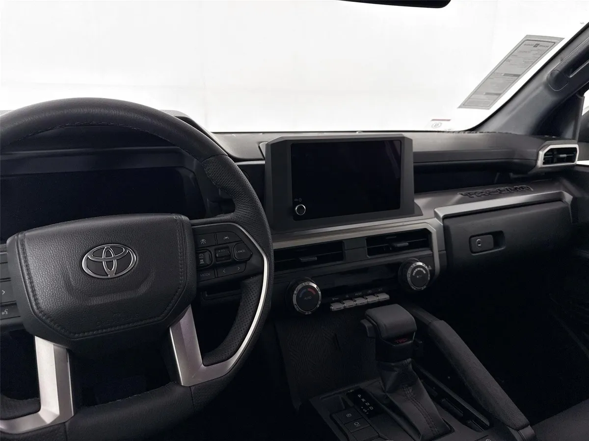 2025 Toyota Tacoma TRD PreRunner thumbnail 30