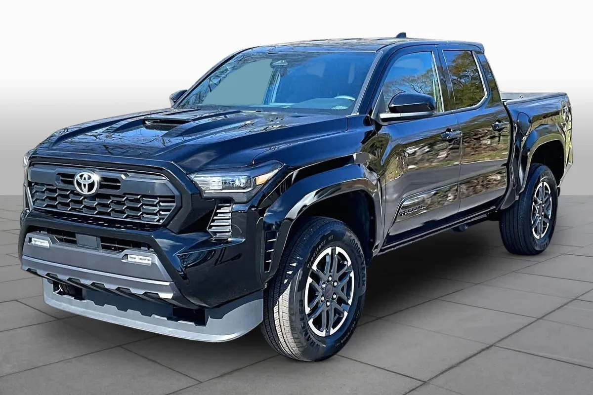 2025 Toyota Tacoma TRD Sport thumbnail 2