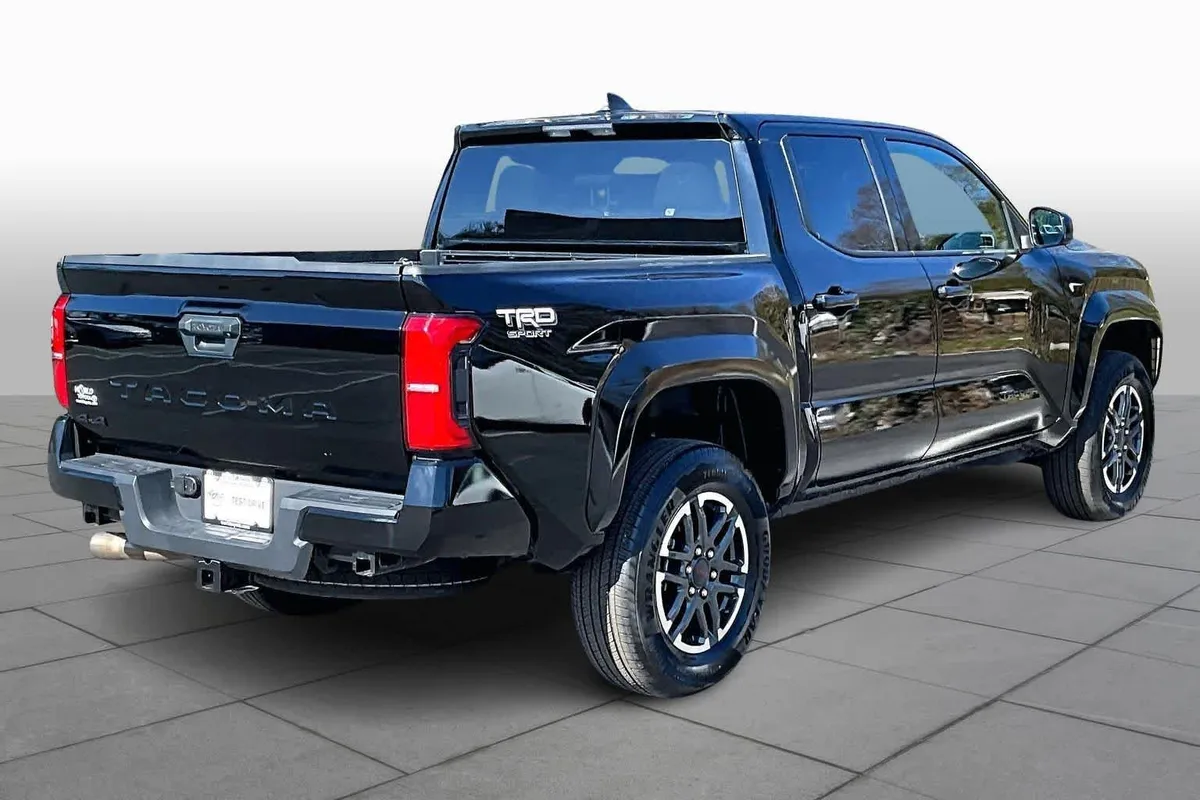 2025 Toyota Tacoma TRD Sport thumbnail 20