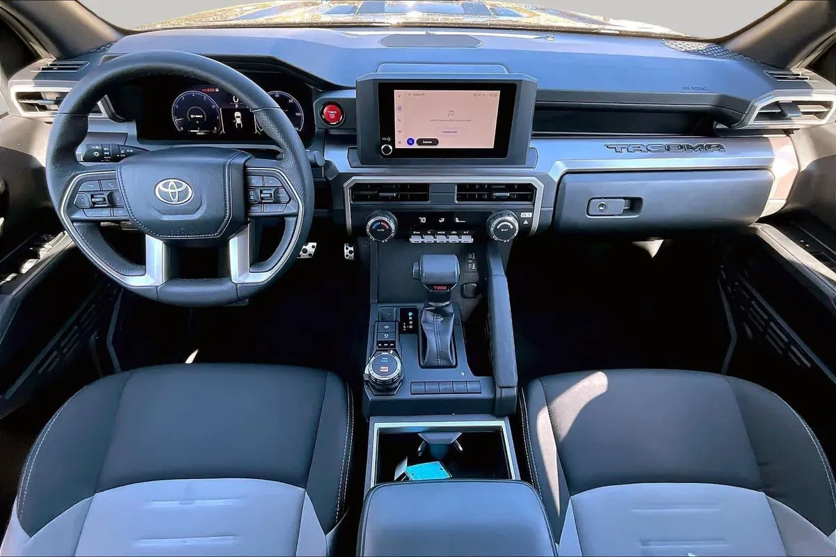 2025 Toyota Tacoma TRD Sport thumbnail 24