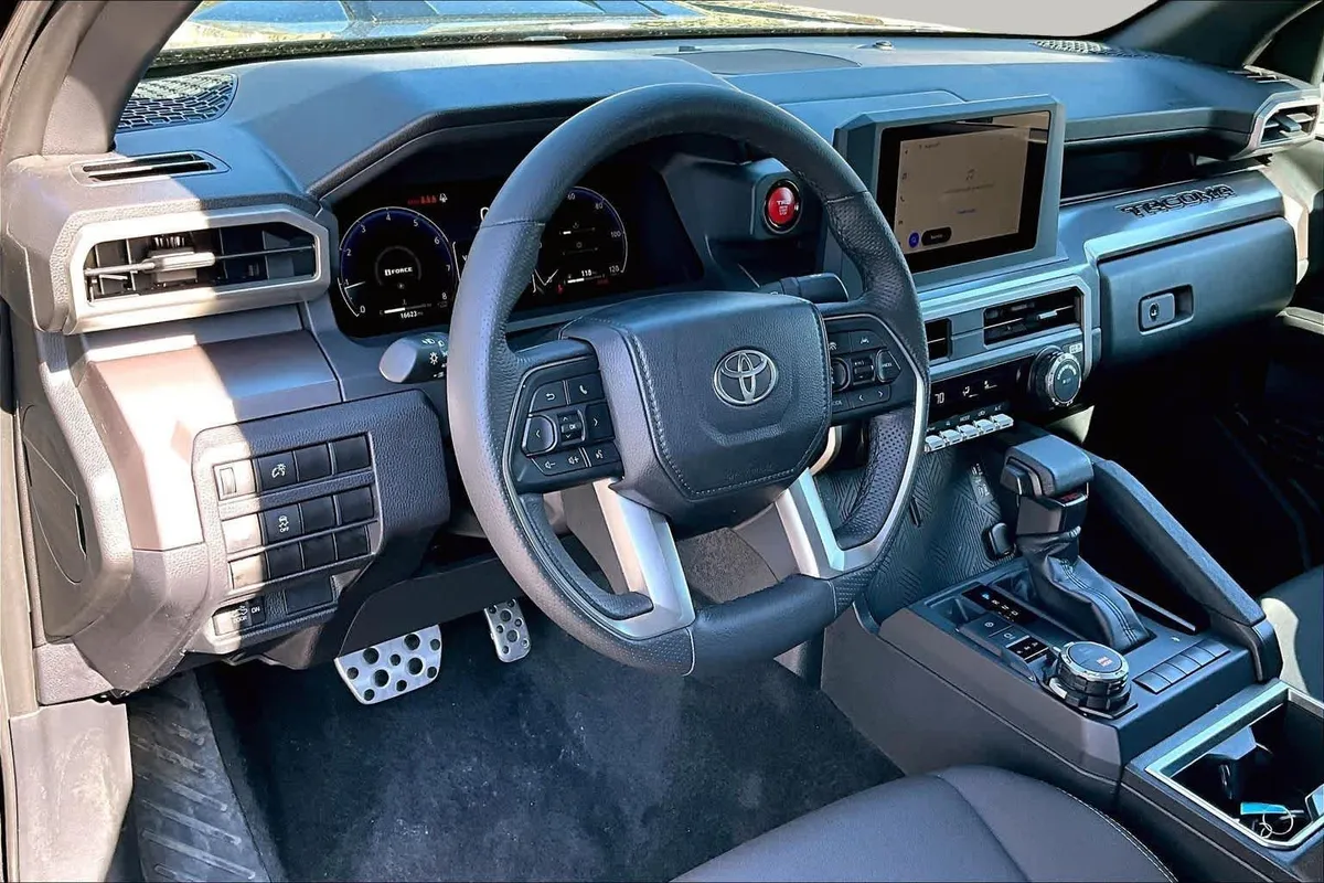 2025 Toyota Tacoma TRD Sport thumbnail 27