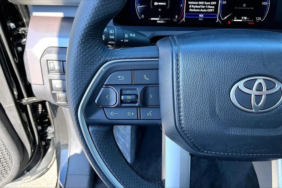 2025 Toyota Tacoma TRD Sport thumbnail 34