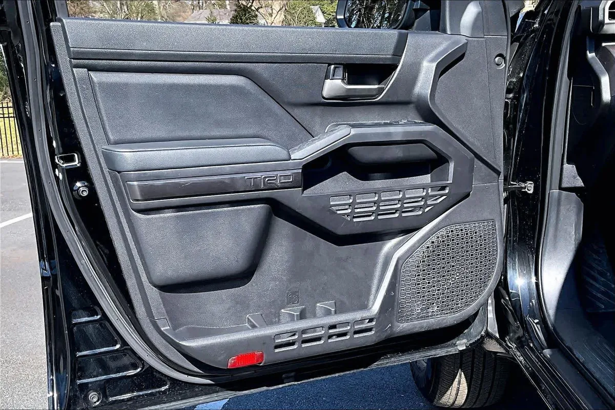 2025 Toyota Tacoma TRD Sport thumbnail 35