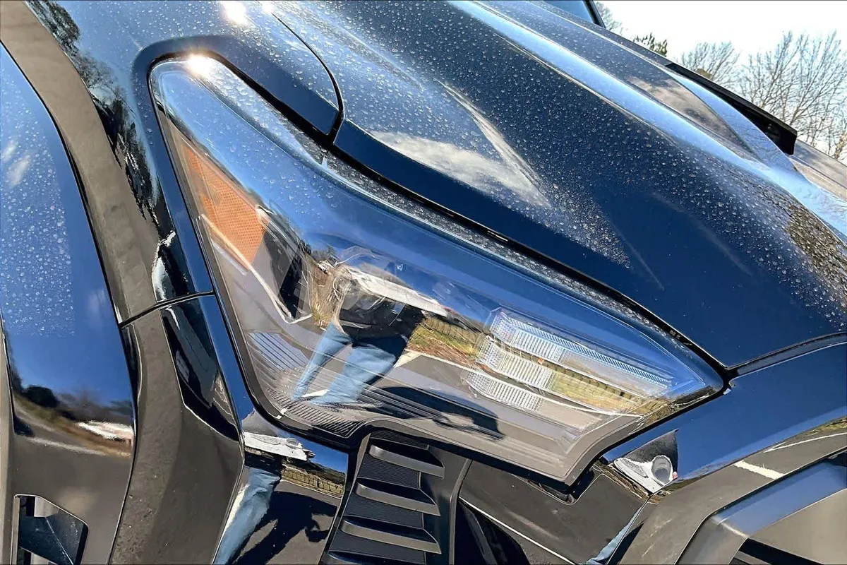 2025 Toyota Tacoma TRD Sport thumbnail 42