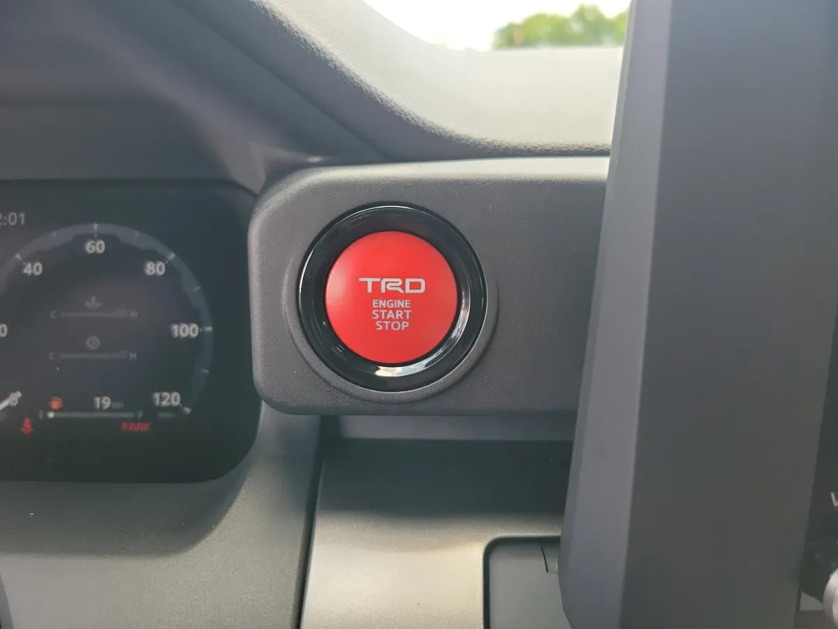 2025 Toyota Tacoma TRD Sport thumbnail 13