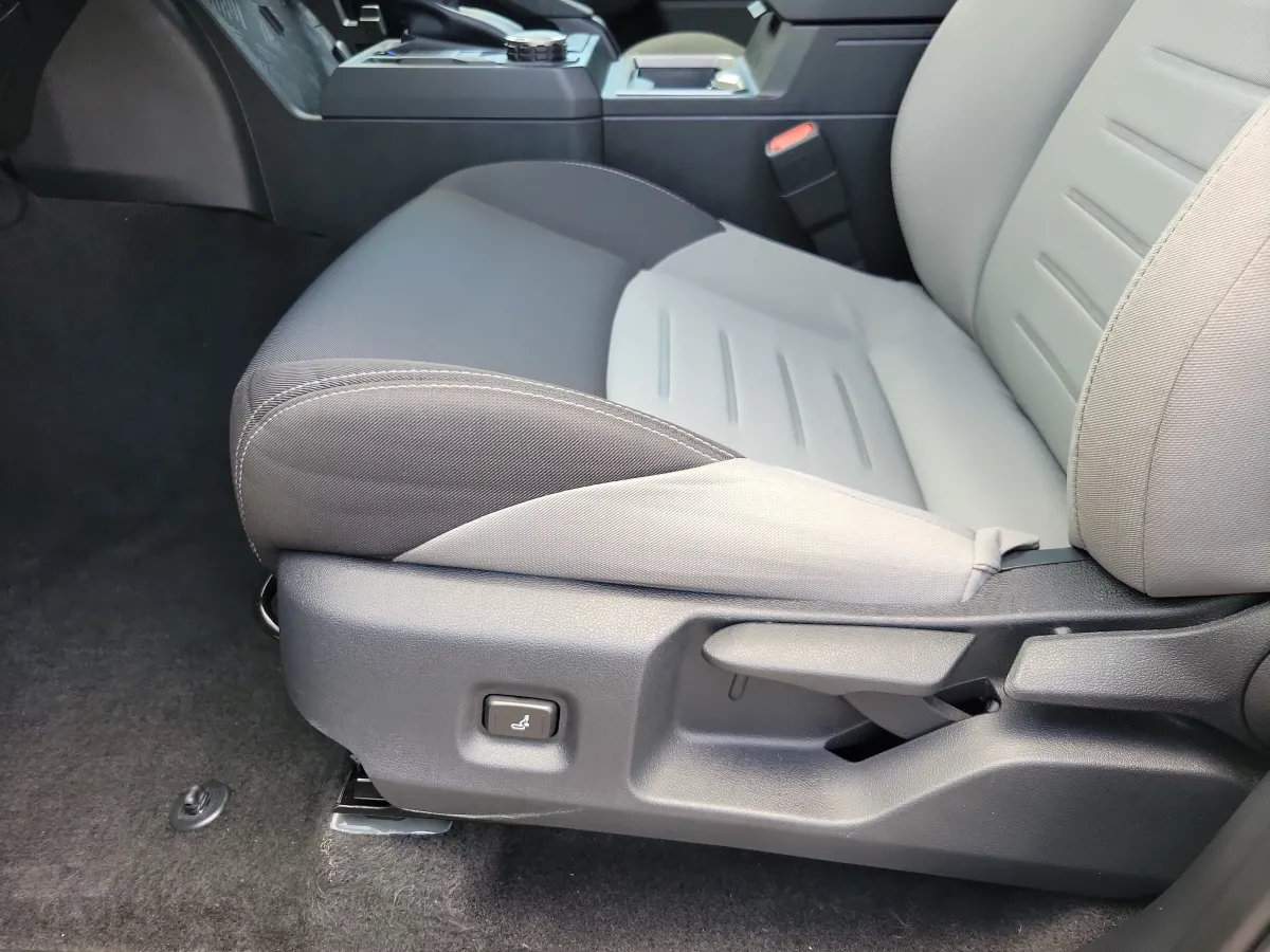 2025 Toyota Tacoma TRD Sport thumbnail 6