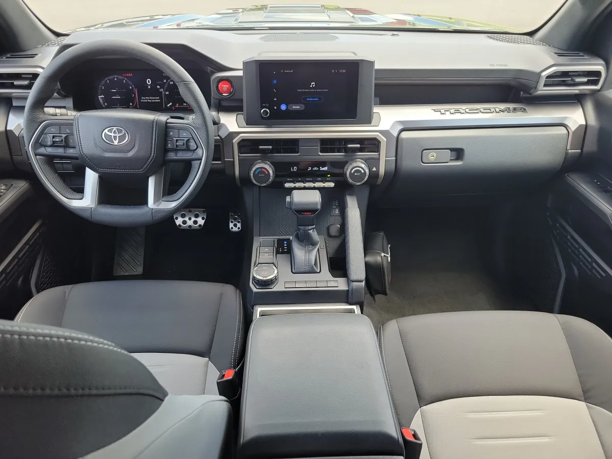 2025 Toyota Tacoma TRD Sport thumbnail 9