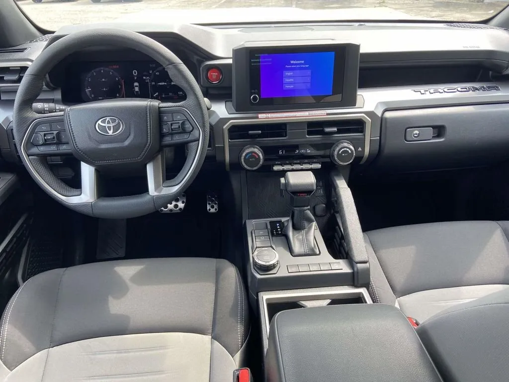2025 Toyota Tacoma TRD Sport thumbnail 11