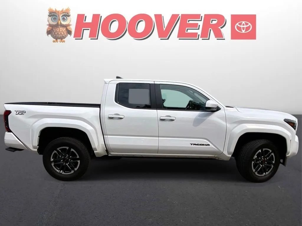 2025 Toyota Tacoma TRD Sport thumbnail 2
