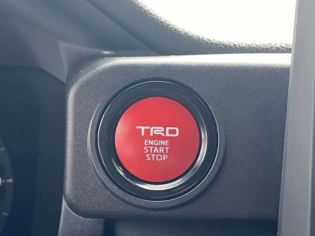2025 Toyota Tacoma TRD Sport thumbnail 26