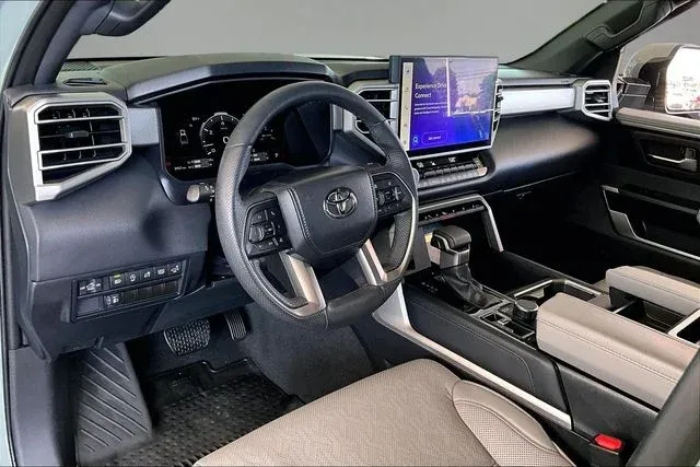 2025 Toyota Tundra Limited thumbnail 14