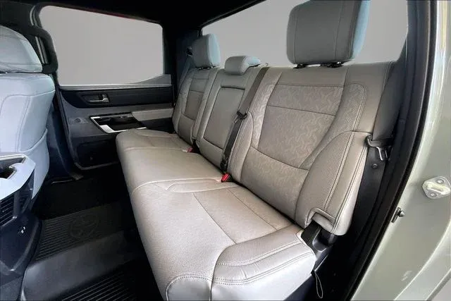 2025 Toyota Tundra Limited thumbnail 19
