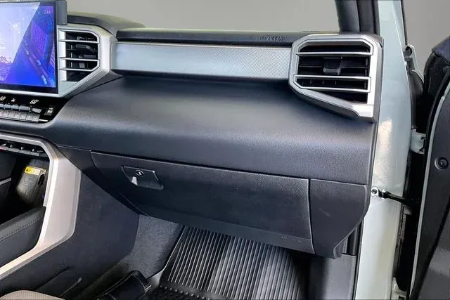 2025 Toyota Tundra Limited thumbnail 21