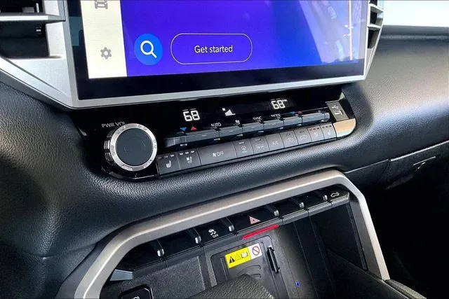 2025 Toyota Tundra Limited thumbnail 23