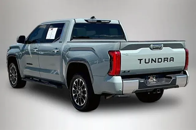 2025 Toyota Tundra Limited thumbnail 4