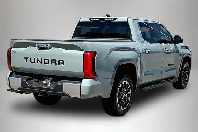 2025 Toyota Tundra Limited thumbnail 5