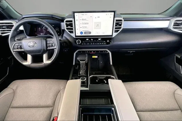 2025 Toyota Tundra Limited thumbnail 7