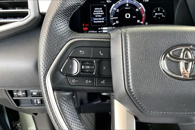 2025 Toyota Tundra Limited thumbnail 10