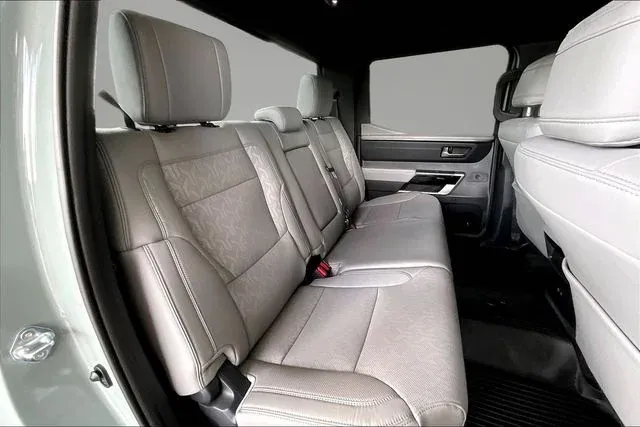 2025 Toyota Tundra Limited thumbnail 20